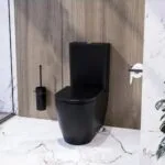 ⁦مرحاض فيجا ملاصق للحائط سيديلى ذاتي الغلق اللون إسود مط من سانيبيور⁩ - الصورة ⁦2⁩