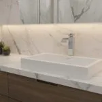 ⁦خلاط حوض وش Waterfall كروم لامع ديكور ارتفاع 30 سم⁩ - الصورة ⁦2⁩