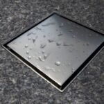 ⁦غطاء بلاعة بيبة إستانلس بلاطة 15*15 سم ببلف عدم رجوع⁩ - الصورة ⁦3⁩