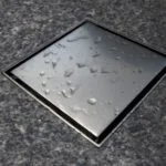 ⁦غطاء بلاعة بيبة إستانلس بلاطة 15*15 سم ببلف عدم رجوع⁩ - الصورة ⁦3⁩